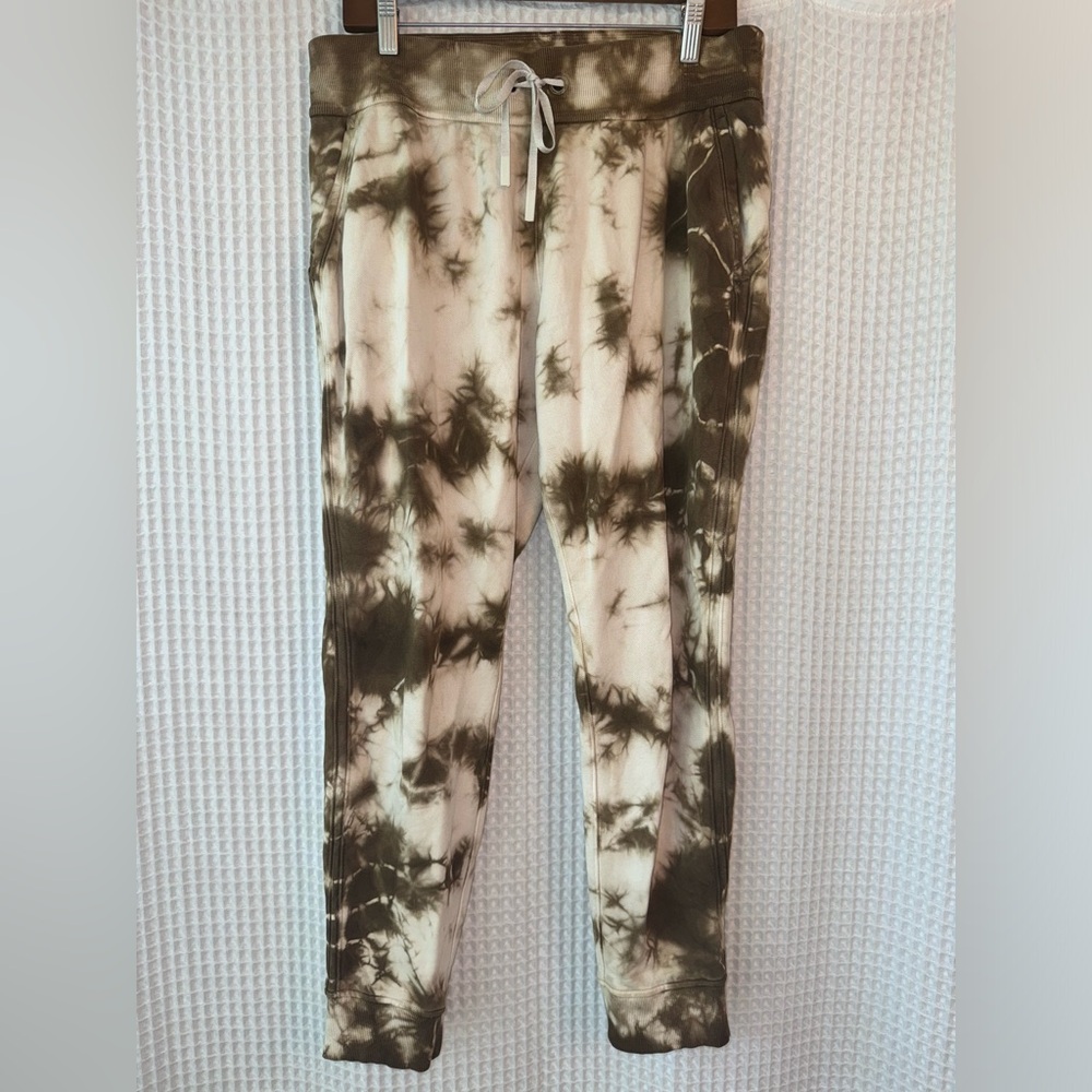 Lululemon Brown/Cream Dye Warm Down Joggers Size 12